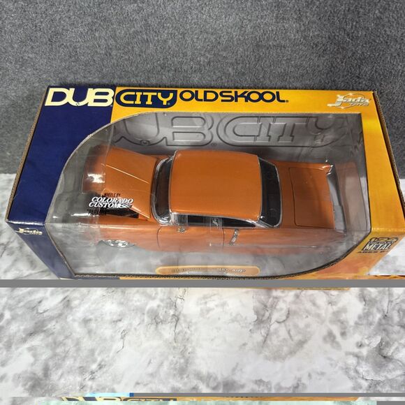 Jada Toys Dub City Old Skool (ORANGE) 1955 Chevy Bel Air 1:24 Diecast NEW - Picture 3 of 8